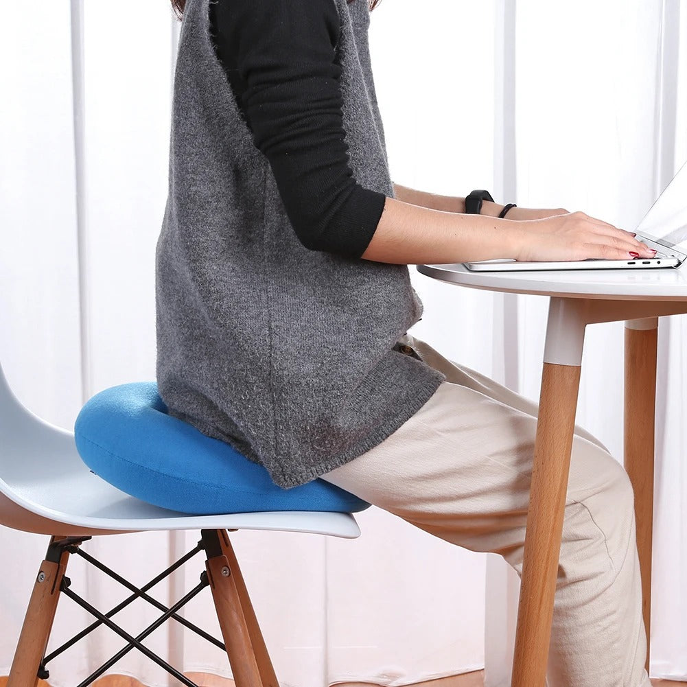 Coussin hémorroïdes gonflable avec une pompe fournie