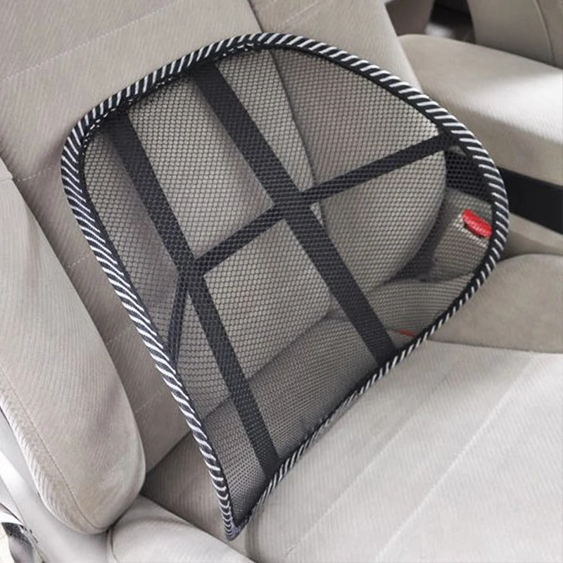 Coussin lombaire pour voiture maillé posé sur un siège de voiture 