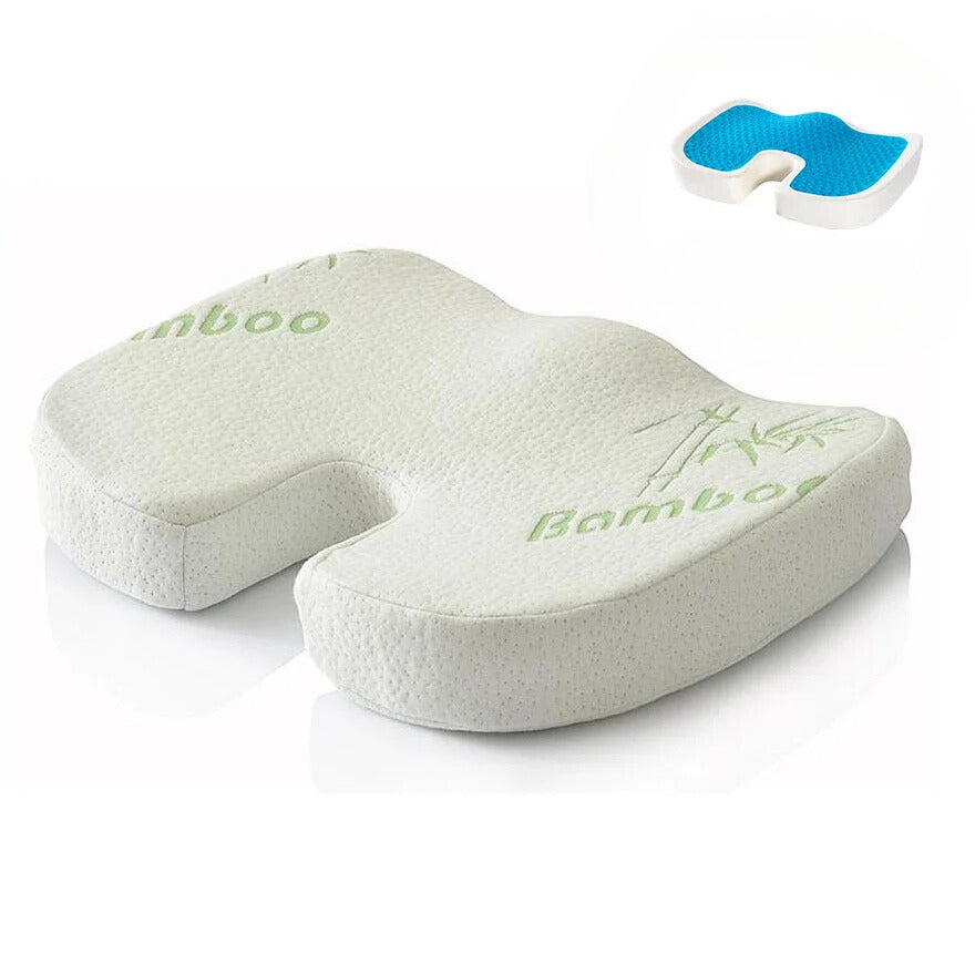 Coussin mémoire de forme bambou avec une assise en gel ici sur un fond blanc.
