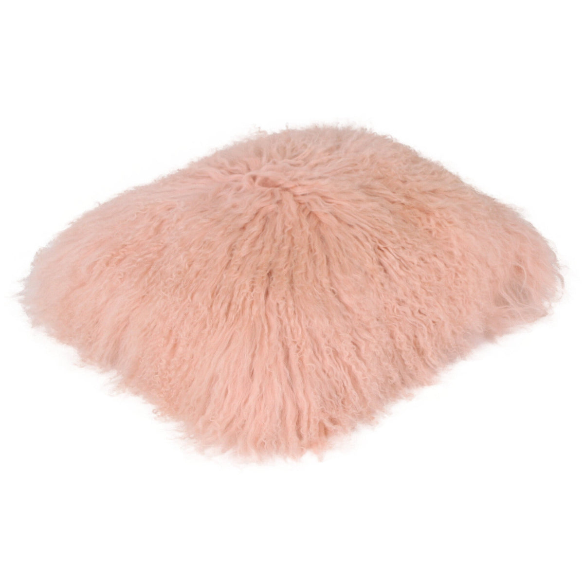 Housse de coussin en fourrure de mouton tibétain saumon, carré 45x45 cm vu de trois quarts, mèches ondulées rose pêche